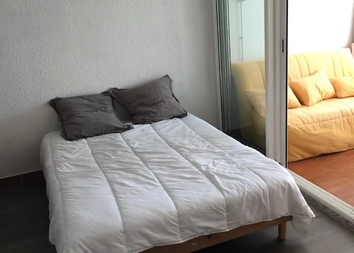 54233, Port Camargue, Piscine, Wifi, Parking, 2 Personnes * Le Grau-du-Roi